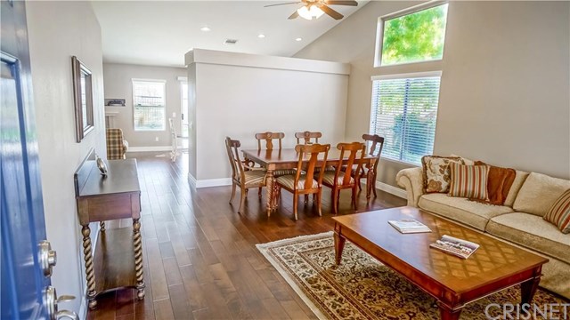 27668 Kristin Lane, Saugus, CA 91350