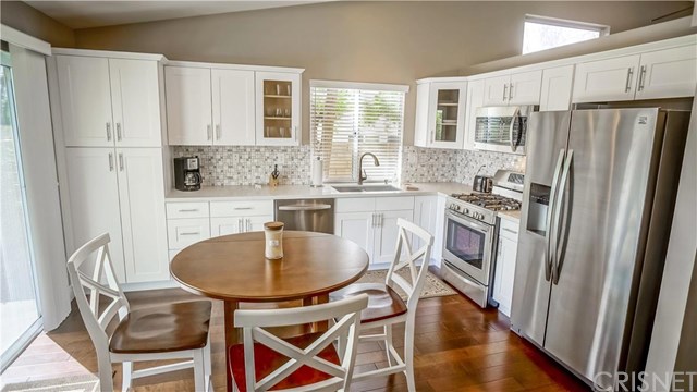 27668 Kristin Lane, Saugus, CA 91350