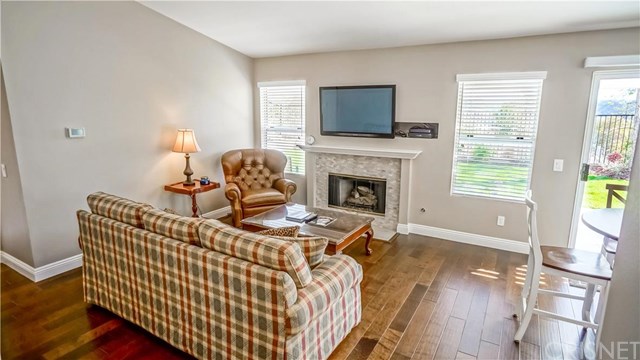 27668 Kristin Lane, Saugus, CA 91350