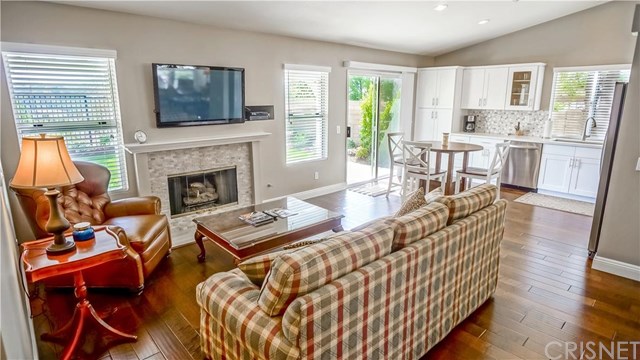 27668 Kristin Lane, Saugus, CA 91350