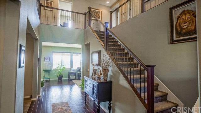 19134 Graham Lane, Saugus, CA 91350