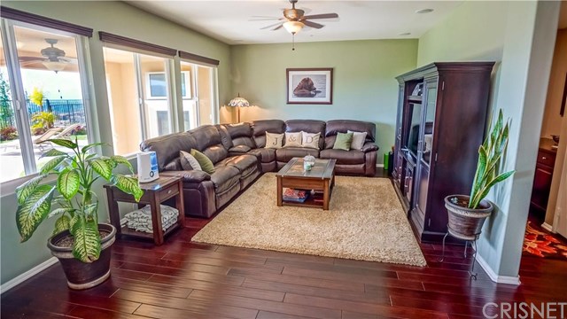 19134 Graham Lane, Saugus, CA 91350