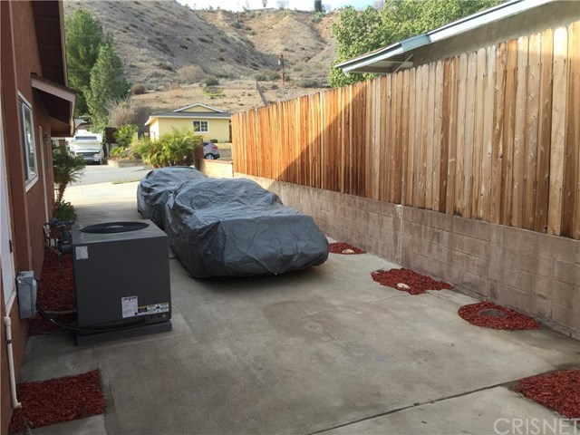 27858 Rosamond Drive, Canyon Country, CA 91351