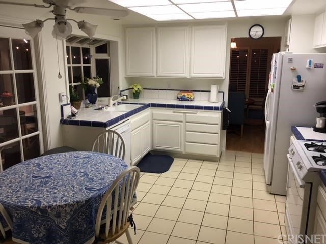 25668 Maravilla Court, Valencia, CA 91355
