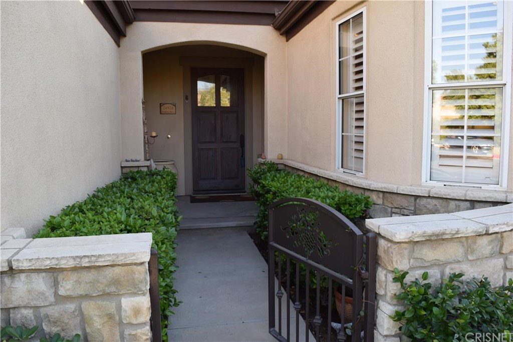 24924 Avignon Drive, Valencia, CA 91355