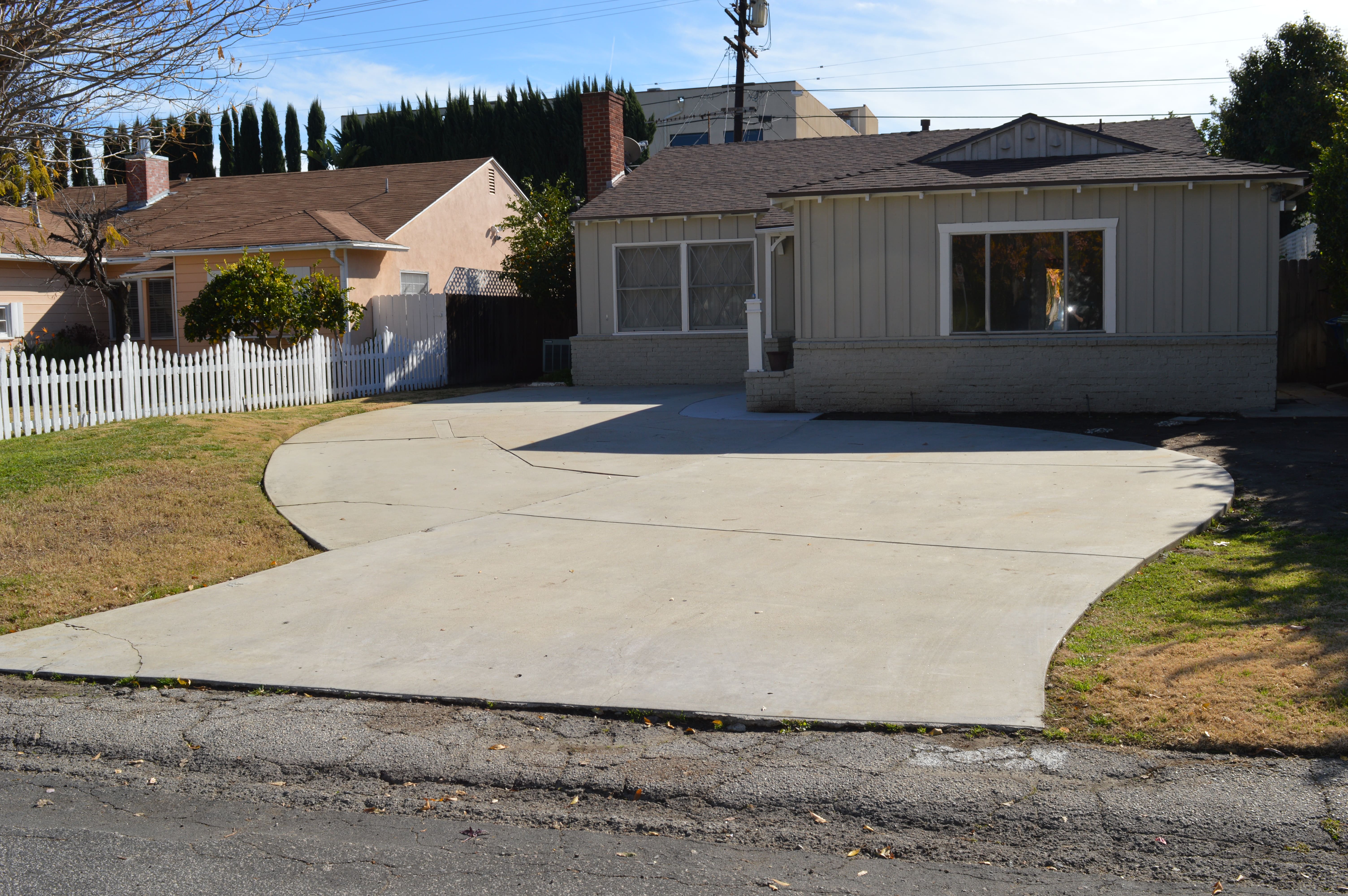 22850 Leonora Drive, Woodland Hills, United States 91367
