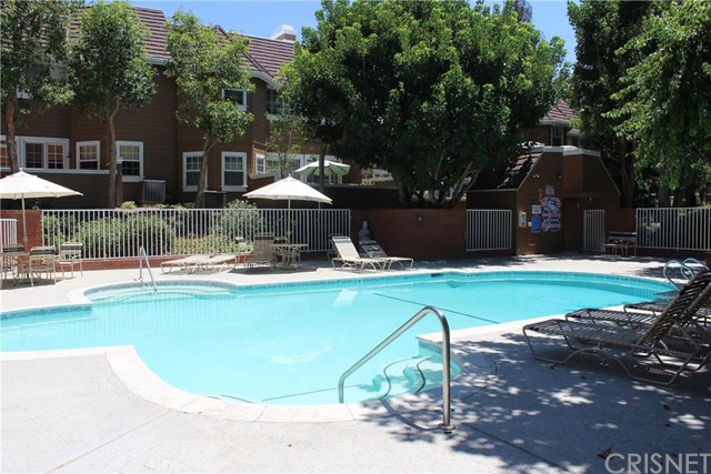 20950 Oxnard Street, Woodland Hills, CA 91367