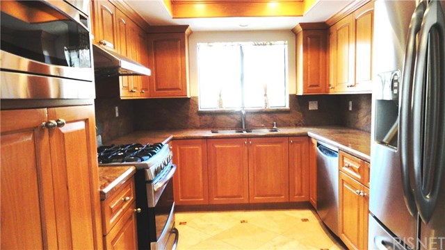 21801 Burbank Boulevard, Woodland Hills, CA 91367