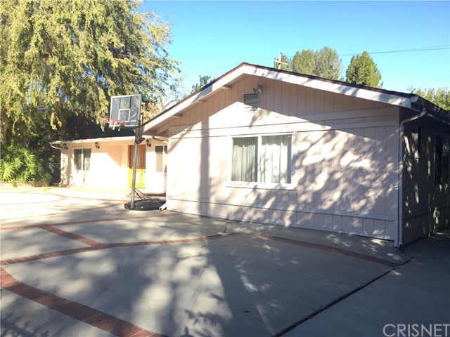 5815 Winnetka Avenue, Woodland Hills, CA 91367