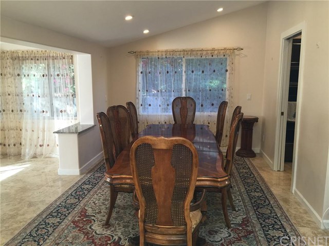 5815 Winnetka Avenue, Woodland Hills, CA 91367
