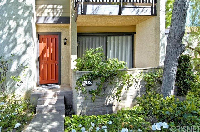 21901 Burbank Boulevard, Woodland Hills, CA 91367