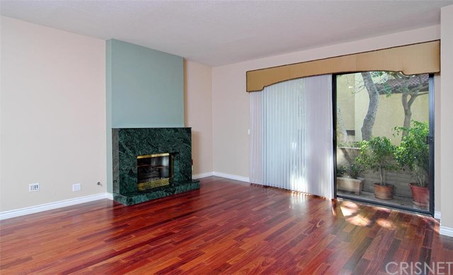 21901 Burbank Boulevard, Woodland Hills, CA 91367