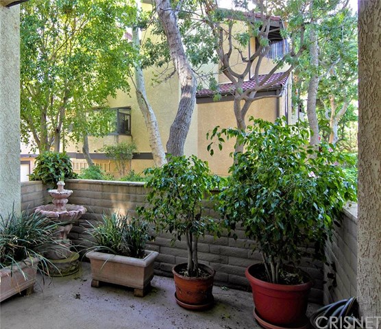 21901 Burbank Boulevard, Woodland Hills, CA 91367