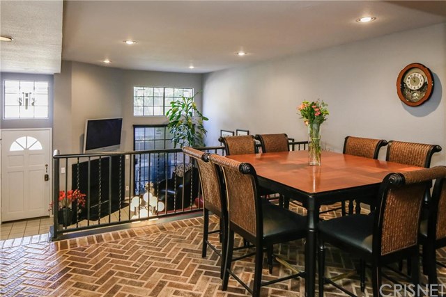 5721 Topanga Canyon Boulevard, Woodland Hills, CA 91367