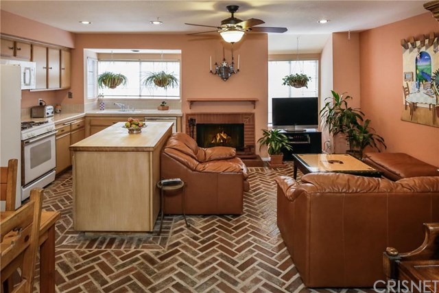 5721 Topanga Canyon Boulevard, Woodland Hills, CA 91367
