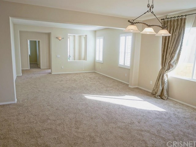 30158 Cambridge Avenue, Castaic, CA 91384