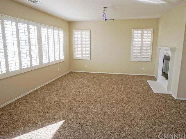 30158 Cambridge Avenue, Castaic, CA 91384