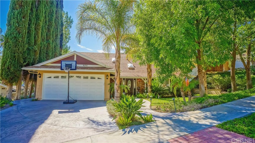 16760 La Veda Avenue, Canyon Country, CA 91387