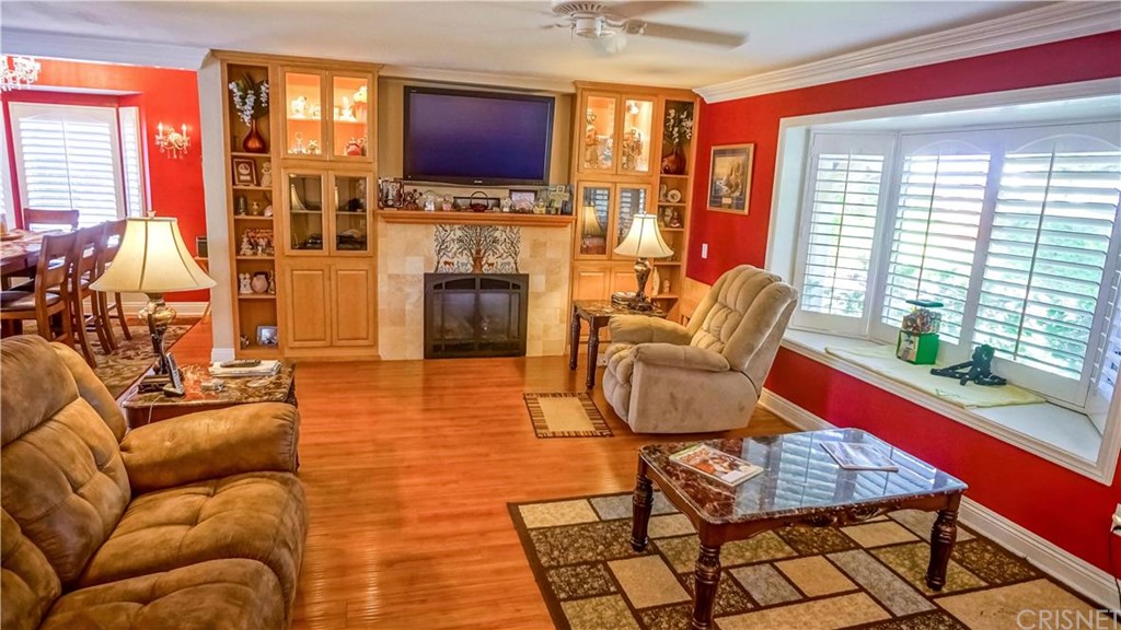 16760 La Veda Avenue, Canyon Country, CA 91387