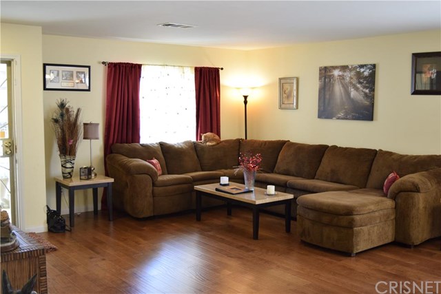 28611 Deer Springs Drive, Saugus, CA 91390