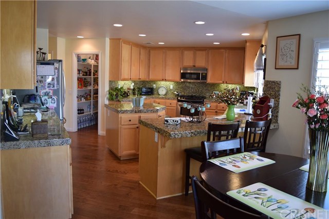 28611 Deer Springs Drive, Saugus, CA 91390
