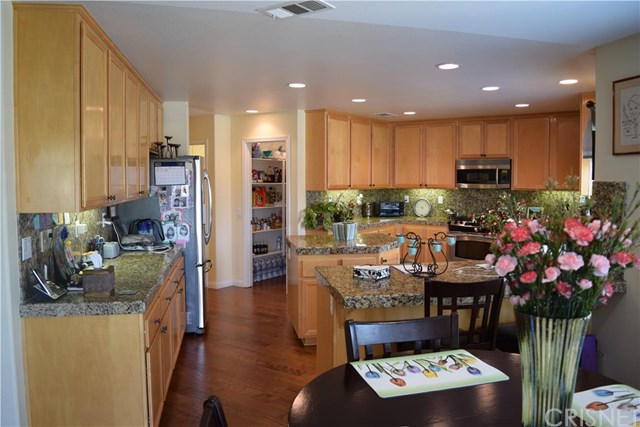 28611 Deer Springs Drive, Saugus, CA 91390
