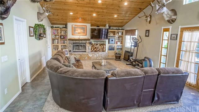 32580 Willow Lane, Agua Dulce, CA 91390