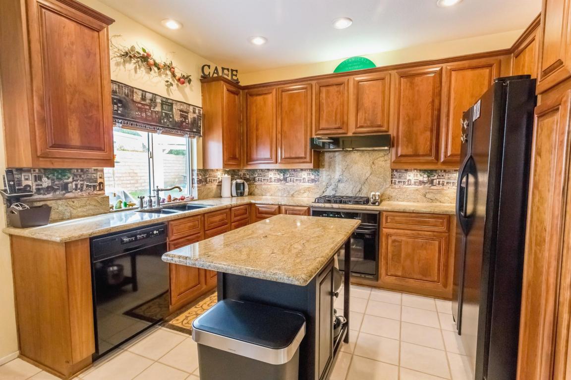 28646 David Way, Santa Clarita, CA 91390