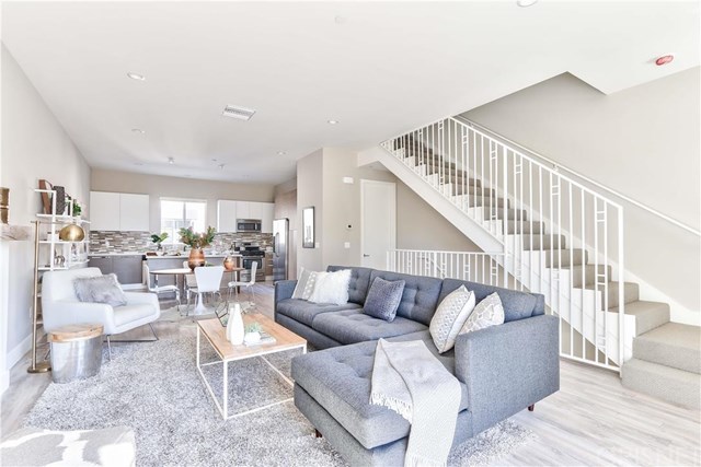 14052 Collins Street, Van Nuys, CA 91401