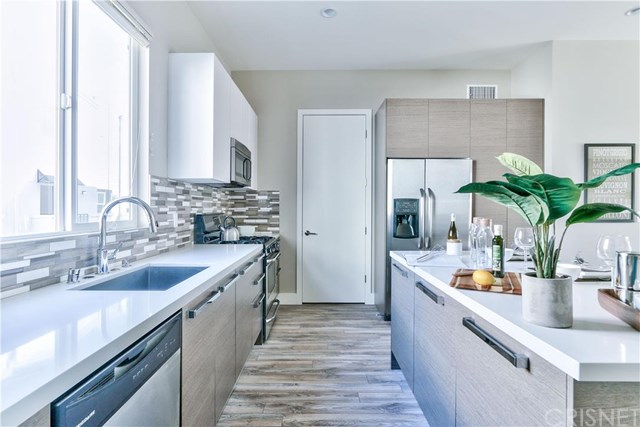 14056 Collins Street, Van Nuys, CA 91401