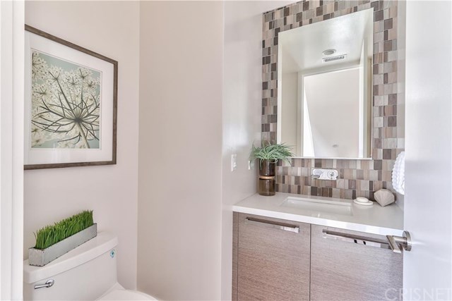 5662 Hazeltine Avenue, Van Nuys, CA 91401