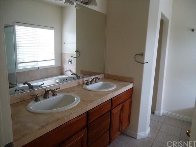 13912 Oxnard Street, Valley Glen, CA 91401