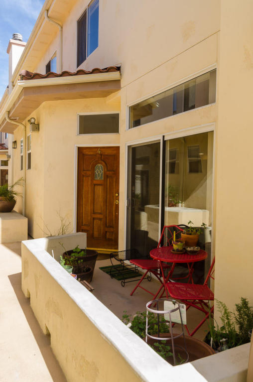 13912 Oxnard Street, Van Nuys, CA 91401