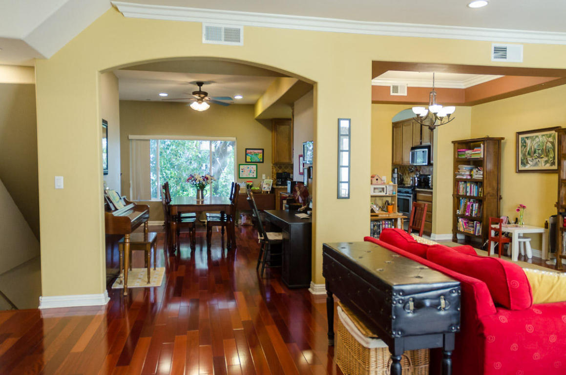 13912 Oxnard Street, Van Nuys, CA 91401