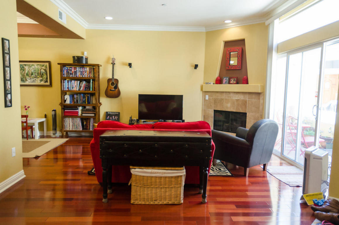 13912 Oxnard Street, Van Nuys, CA 91401