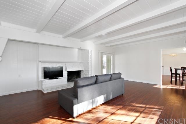 9112 Hazeltine Avenue, Panorama City, CA 91402