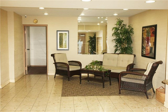 14630 Dickens Street, Sherman Oaks, CA 91403