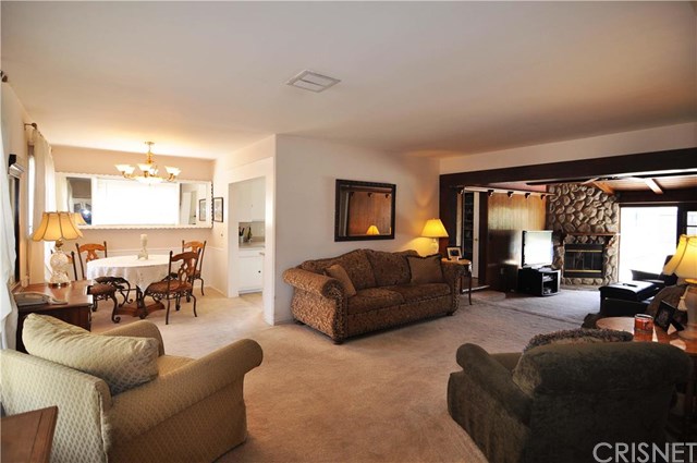 7811 Paso Robles Avenue, Lake Balboa, CA 91406