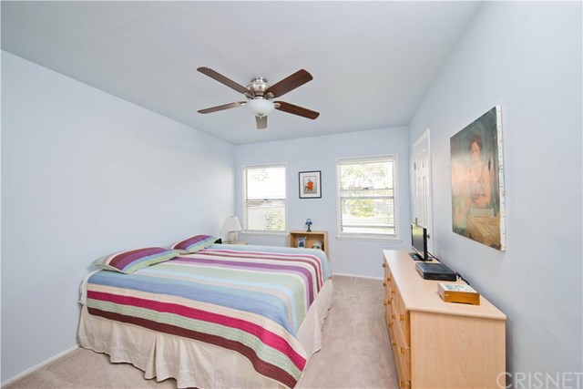 17523 Victory Boulevard, Lake Balboa, CA 91406