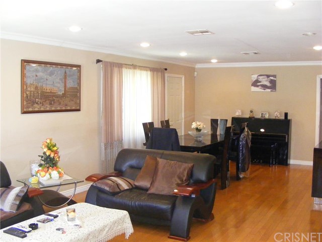 15945 Leadwell Street, Lake Balboa, CA 91406