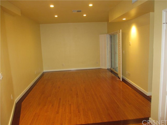 4915 Coldwater Canyon Avenue, Sherman Oaks, CA 91423