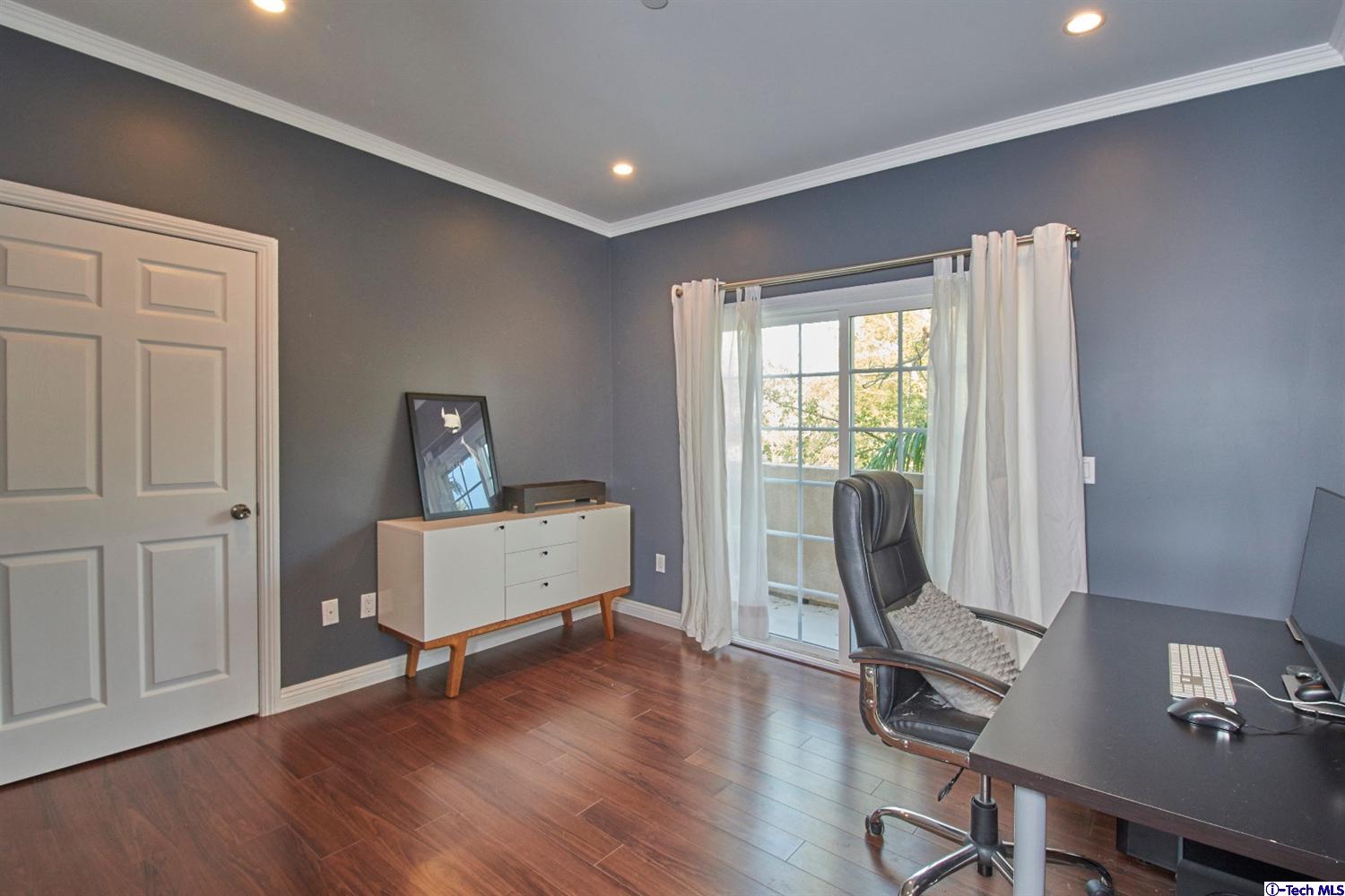 125 South Virginia Avenue, Burbank, CA 91506