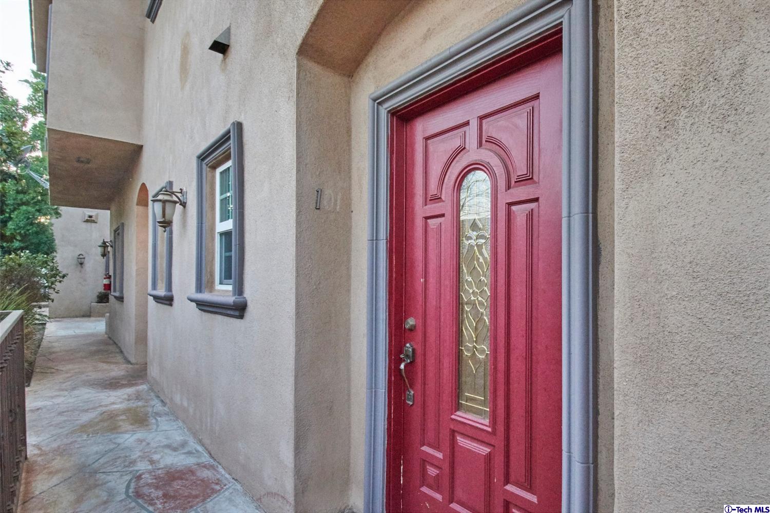 125 South Virginia Avenue, Burbank, CA 91506
