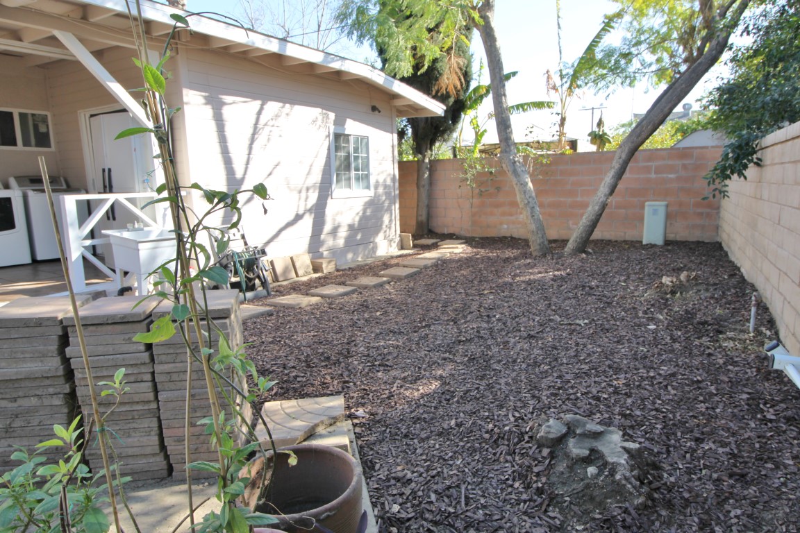 7615 VAN NOORD, North Hollywood, United States 91605
