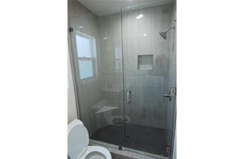 6735 Saint Clair Ave., North Hollywood, United States 91606