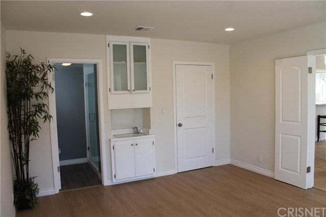 6550 Saint Clair Avenue, North Hollywood, CA 91606