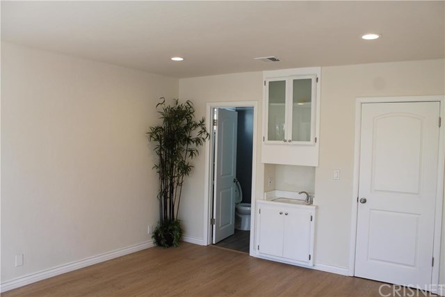 6550 Saint Clair Avenue, North Hollywood, CA 91606