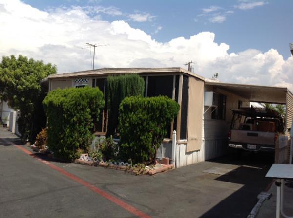 Starlite Mobile Estates 1045 n azuzaCovina, CA 91722