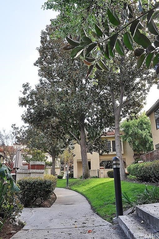 8167 Vineyard Ave