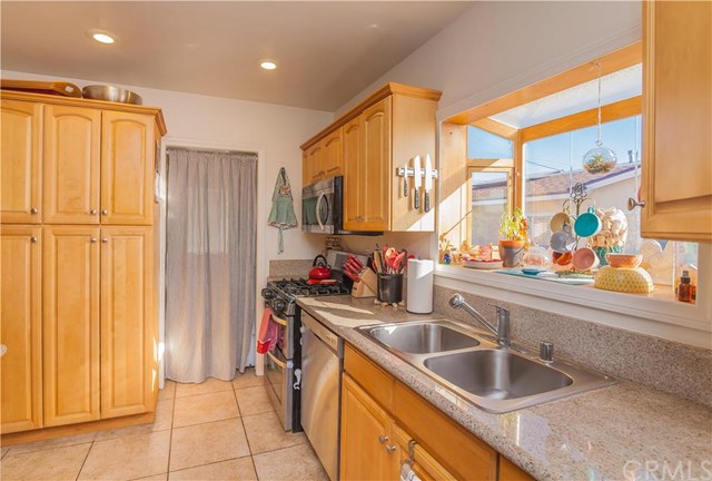 1330 South Bender Avenue, Glendora, CA 91740